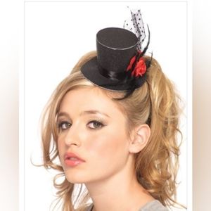 Leg avenue clip on hat